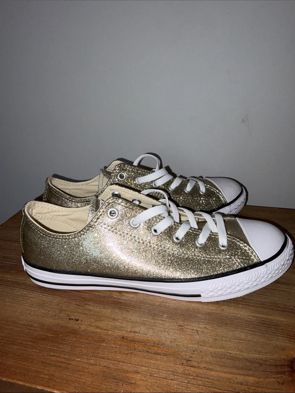 Converse gold metallic